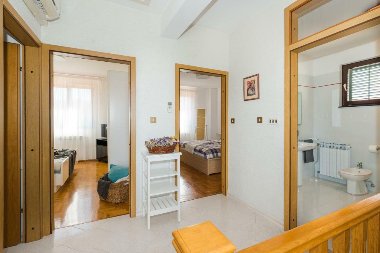 Apartment Qualich Plomin Ngoại thất bức ảnh